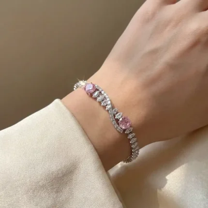 دسبند زنانه نگین برجسته fashion jewelry-تصویر مدل